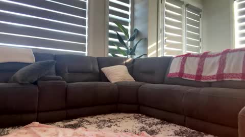 Ava online show from March 2026 01:49:02 PM