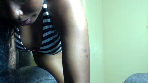 Snapshot of lilpretty16 chatting on June 2026 02:40:01 PM lilpretty16 online show from June 2026 02:40:01 PM