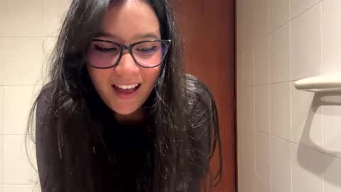 Snapshot of lilprincessxoxo_ chatting on January 2025 06:57:01 AM lilprincessxoxo_ online show from January 2025 06:57:01 AM