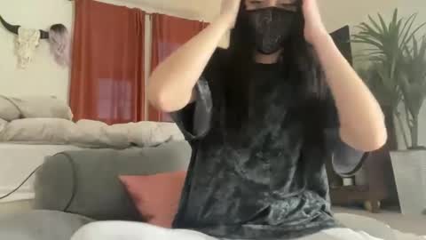 Snapshot of lilrenbby chatting on December 2024 01:05:01 AM lil ren online show from December 2024 01:05:01 AM