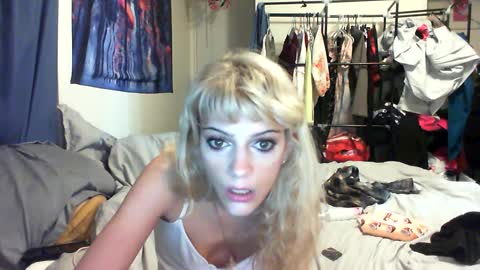 Snapshot of lilvioletxxx chatting on September 2025 11:48:02 PM Little Violet online show from September 2025 11:48:02 PM