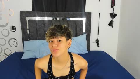 Snapshot of lily_and_lina chatting on November 2025 12:05:02 PM Lily and Lina online show from November 2025 12:05:02 PM