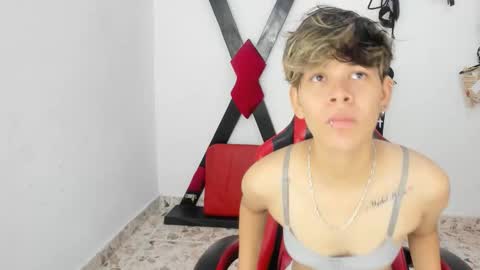 Snapshot of lily_and_lina chatting on November 2025 12:16:02 PM Lily and Lina online show from November 2025 12:16:02 PM