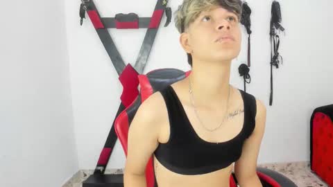 Snapshot of lily_and_lina chatting on November 2025 12:06:01 PM Lily and Lina online show from November 2025 12:06:01 PM