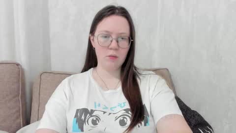 Snapshot of lily_cheys chatting on January 2026 04:07:02 AM Lily Chays online show from January 2026 04:07:02 AM