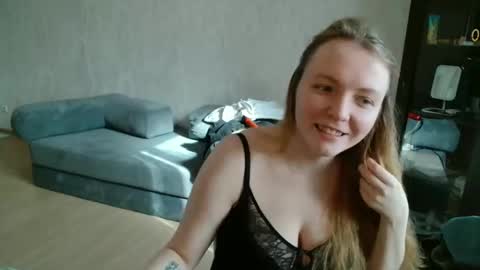 Lily dollyx online show from April 2026 07:22:01 AM