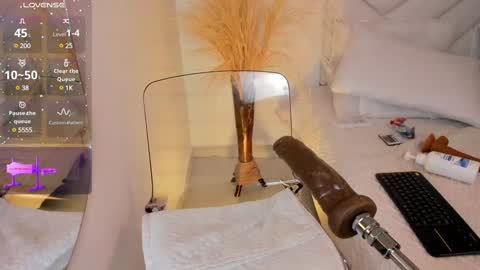 Snapshot of lily_evil chatting on February 2025 08:25:01 PM online show from February 2025 08:25:01 PM