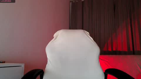 Lily Litle online show from April 2026 09:30:01 PM