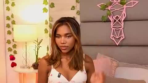 Lily Miiller online show from October 2025 07:45:02 PM