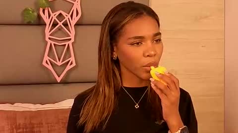 Lily Miiller online show from October 2025 06:58:02 PM