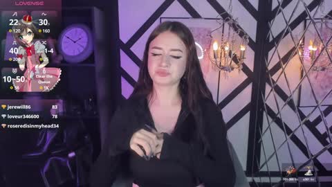 Snapshot of lily_moonlight chatting on December 2024 01:58:01 PM Lily online show from December 2024 01:58:01 PM