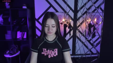 Snapshot of lily_moonlight chatting on January 2025 07:17:01 AM Lily online show from January 2025 07:17:01 AM