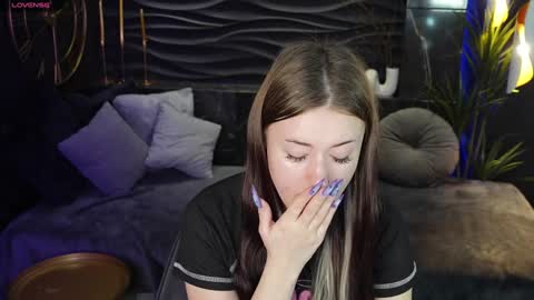 Snapshot of lily_moonlight chatting on January 2025 06:49:01 AM Lily online show from January 2025 06:49:01 AM