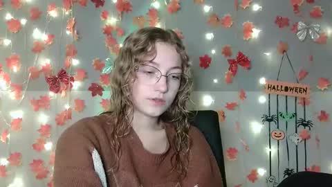 small lily online show from October 2025 11:08:02 AM