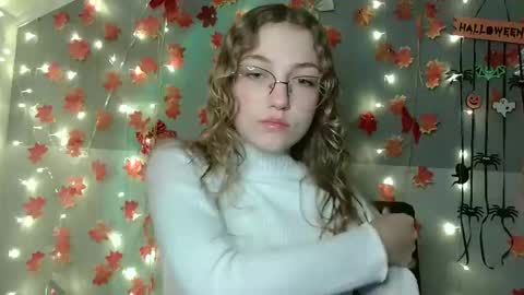 small lily online show from October 2025 05:09:02 PM
