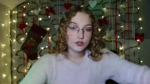 small lily online show from December 2025 06:25:02 PM