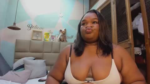 Snapshot of lilybaudyn_ chatting on September 2025 12:32:02 AM Lily online show from September 2025 12:32:02 AM