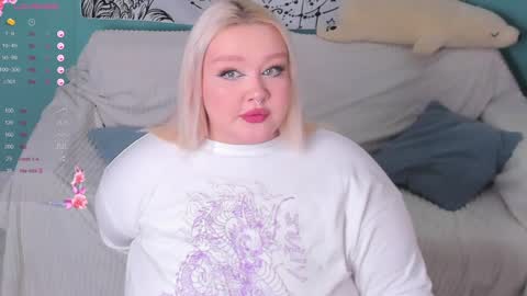 Lily online show from December 2024 05:00:01 PM