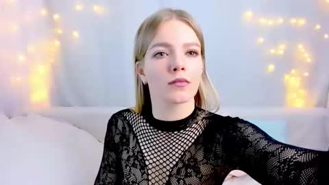 lilydavisss online show from February 2026 03:00:02 AM