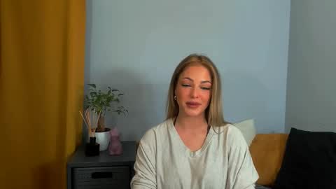 Lily online show from February 2025 09:53:02 PM