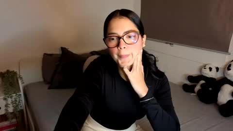 LillyPanda online show from November 2025 08:42:02 PM