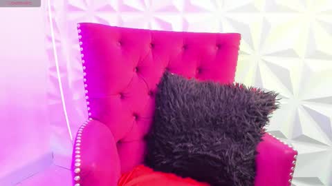 Lily Queen online show from September 2025 02:40:01 PM