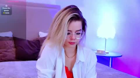 Snapshot of lilyrabbit chatting on March 2026 05:35:01 AM Rose online show from March 2026 05:35:01 AM