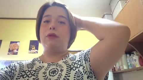 Snapshot of lilysette chatting on May 2026 07:58:02 AM lilysette online show from May 2026 07:58:02 AM