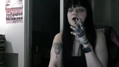 lilyswear online show from November 2025 03:28:01 AM