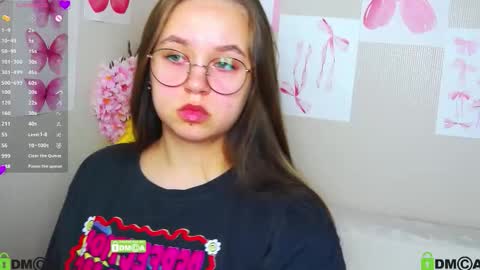 Lily online show from September 2025 07:19:02 AM