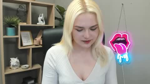 Lily online show from May 2026 06:53:02 AM