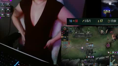 Snapshot of lilythrone chatting on November 2025 12:37:01 PM Lily Rone online show from November 2025 12:37:01 PM