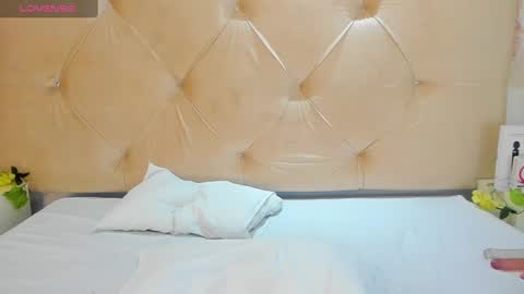 Lin  online show from February 2025 11:52:01 AM