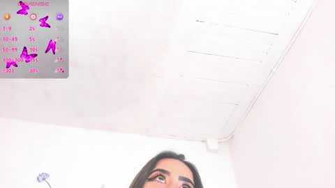 Snapshot of lin_jayani chatting on November 2025 06:08:01 PM Lin online show from November 2025 06:08:01 PM