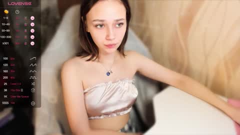 Scarlet online show from October 2025 05:52:01 AM