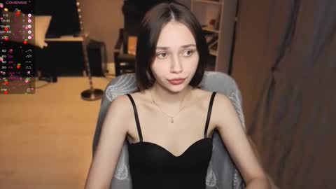 Scarlet online show from March 2026 09:29:02 PM