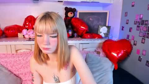 Snapshot of lina_blueeyed chatting on February 2025 08:09:02 AM Lina blueeyed GMT3 1100-1700 Mon Wed Thu Sat Sun online show from February 2025 08:09:02 AM