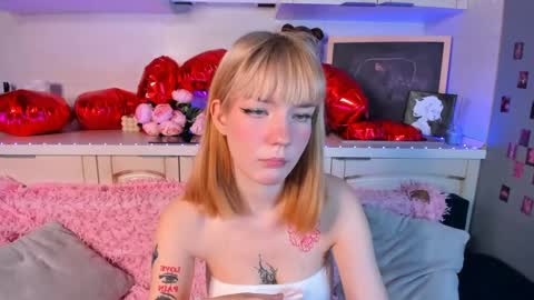 Snapshot of lina_blueeyed chatting on February 2025 11:15:01 AM Lina blueeyed GMT3 1100-1700 Mon Wed Thu Sat Sun online show from February 2025 11:15:01 AM