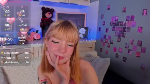 Snapshot of lina_blueeyed chatting on March 2025 02:23:02 PM Lina blueeyed GMT3 1100-1700 Mon Wed Thu Sat Sun online show from March 2025 02:23:02 PM