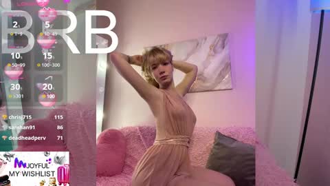 Snapshot of lina_blueeyed chatting on March 2025 04:05:02 AM Lina blueeyed GMT3 1100-1700 Mon Wed Thu Sat Sun online show from March 2025 04:05:02 AM