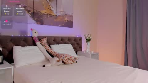 Snapshot of lina_blueeyed chatting on November 2025 09:20:02 AM Lina blueeyed GMT3 1100-1700 Mon Wed Thu Sat Sun online show from November 2025 09:20:02 AM