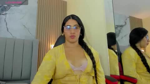 Snapshot of lina_dubois chatting on November 2025 12:27:02 PM LINA DUBOIS online show from November 2025 12:27:02 PM