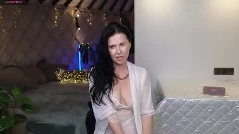 Snapshot of lina_flore chatting on July 2026 09:03:01 PM lina_flore online show from July 2026 09:03:01 PM