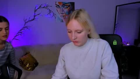 lina_fox12 online show from October 2025 01:29:02 PM