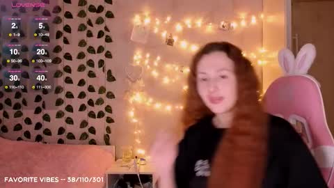 Lina Red X online show from September 2025 08:43:01 PM