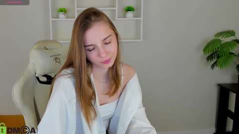 LINA online show from October 2025 01:17:02 AM