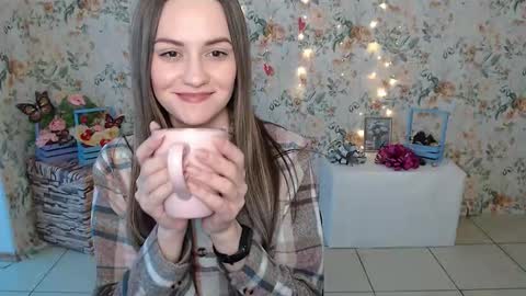 Lina online show from February 2025 06:48:01 AM