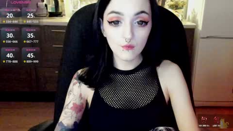 Snapshot of lina_tyaan chatting on December 2024 07:00:02 PM Lina 3 1715622743 online show from December 2024 07:00:02 PM