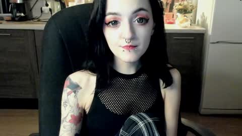 Snapshot of lina_tyaan chatting on December 2024 01:04:02 AM Lina 3 1715622743 online show from December 2024 01:04:02 AM