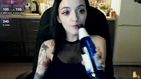 Snapshot of lina_tyaan chatting on January 2025 08:24:01 PM Lina 3 1715622743 online show from January 2025 08:24:01 PM